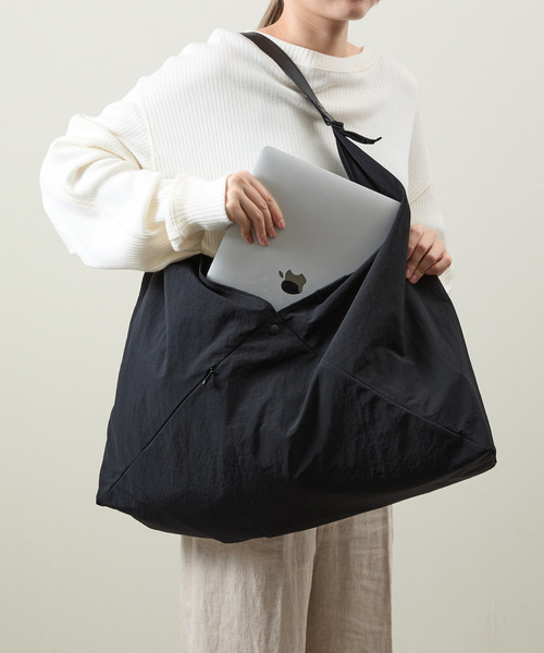 バッグ SLOW SPAN NYLON-WRAP BAG L Span Nylon - Wrap Bag - L｜SLOW – スロウ 公式ECサイト | 革製