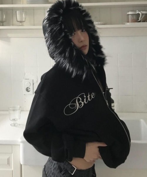 パーカー 裏起毛ファーフード刺繍ロゴダブルジップパーカー/ファー付き