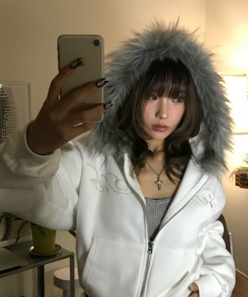 パーカー 裏起毛ファーフード刺繍ロゴダブルジップパーカー/ファー付き