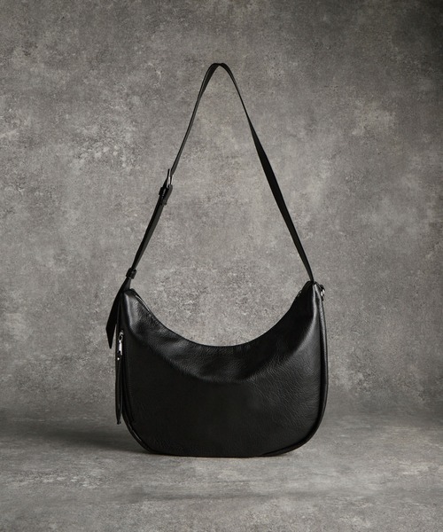 ADRERアドラー　 ハーフムーン 3D ショルダーバッグ ADRER（アドラー） ショルダーバッグ Half Moon 3D Shoulder Bag