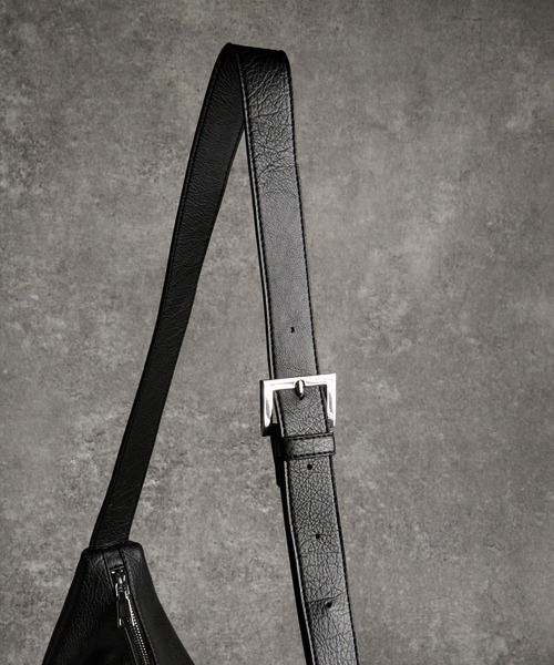 ADRER（アドラー） ショルダーバッグ Half Moon 3D Shoulder Bag