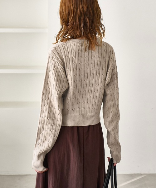 エリザベス  黒 リブニット、ベージュケーブルニット AZUL BY MOUSSY（アズールバイマウジー） ニット セーター ステッチ