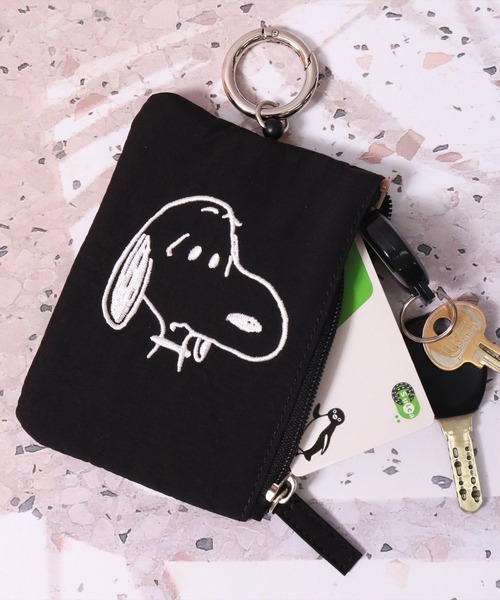 新品★SNOOPY【ナイロン　パスケース　コインケース】リールつき　フェイス刺繍 PEANUTS パスケース (ACT)「PEANUTS」フェイス 刺繍 ナイロン