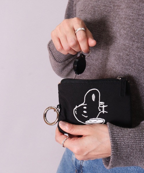 新品★SNOOPY【ナイロン　パスケース　コインケース】リールつき　フェイス刺繍 スヌーピー フェイス刺繍リール付きパスケース 定期入れ IC