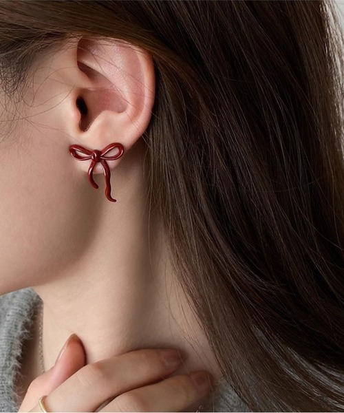 LA VORAGINE（ラ ヴォラジネ） ピアス ワインレッドのリボンピアス