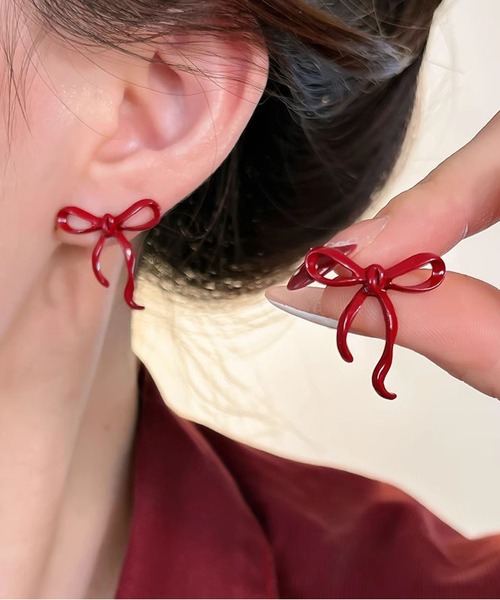 LA VORAGINE（ラ ヴォラジネ） ピアス ワインレッドのリボンピアス