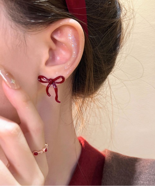 LA VORAGINE（ラ ヴォラジネ） ピアス ワインレッドのリボンピアス