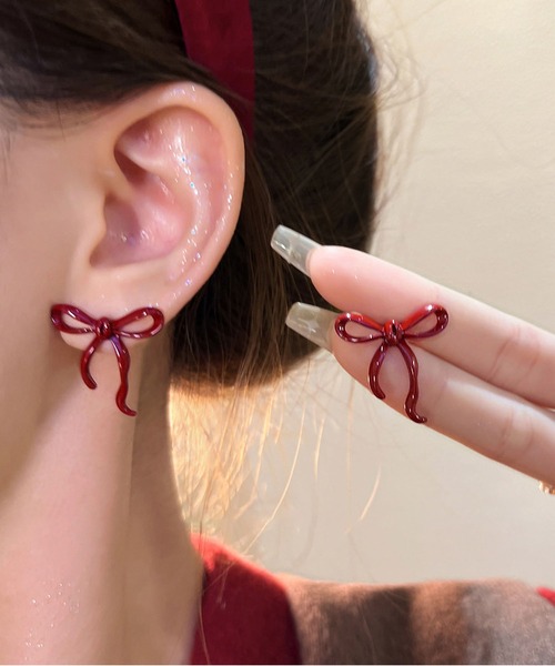 LA VORAGINE（ラ ヴォラジネ） ピアス ワインレッドのリボンピアス
