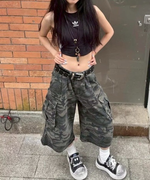 VIBGYOR パンツ 「LAMPOON」迷彩カーゴハーフパンツ レディース