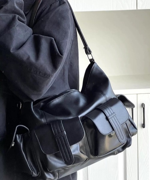 CELENA BEATS ショルダーバッグ バッグ 大容量マルチポケット レザー