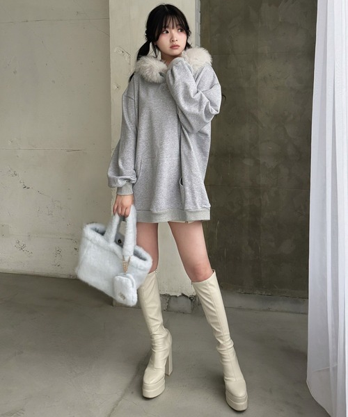 ROYAL PARTY（ロイヤルパーティー） ワンピース ファー付ラメ裏毛