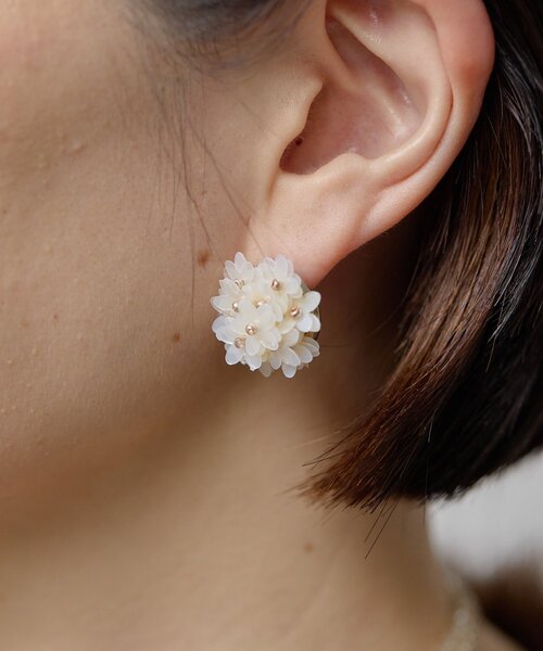 ear PAPILLONNER（イア パピヨネ） ピアス モダンフラワーピアス 