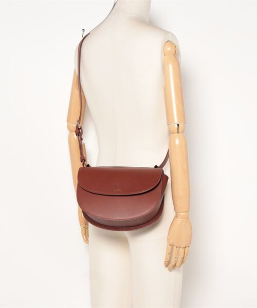 A.P.C. ショルダーバッグ バッグ SAC GENEVE レディース