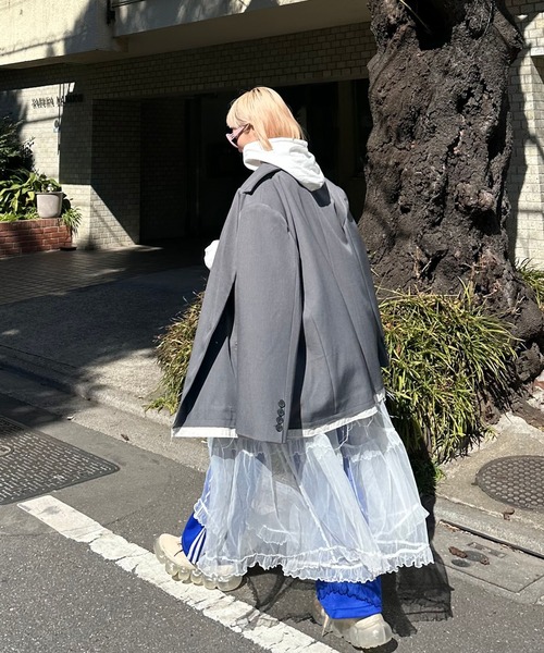 モッサーで見た目も柔らかくまとまるテラードジャケット モッサーで見た目も柔らかくまとまるテラードジャケット