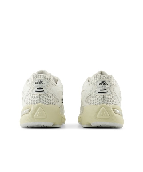 New Balance ホワイト スニーカー New Balance（ニューバランス） ローカットスニーカー 24.0cm ホワイト