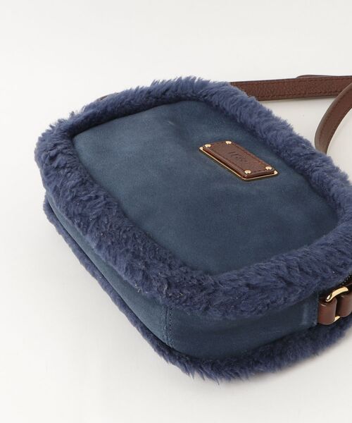 UGG アグ ナイロン キルティング ボディバッグ ショルダーバッグ UGG Australia（アグオーストラリア） 「UGG」 ショルダーバッグ