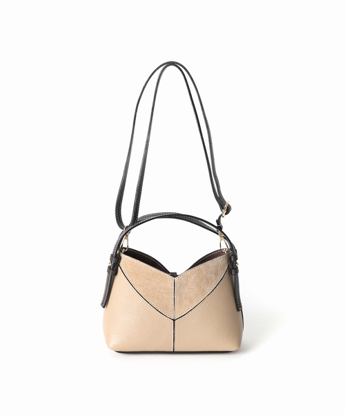 【美品】AULENTTI　puff cube bag AULENTTI（オウレンティ） ショルダーバッグ バッグ パネルショルダー