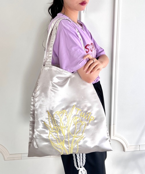 【正絹　チューリップバッグS】高級　枝垂れ桜　上代38万の未使用帯より　刺繍 SOLLON.（ソルロン） トートバッグ チューリップ刺繍サテントート