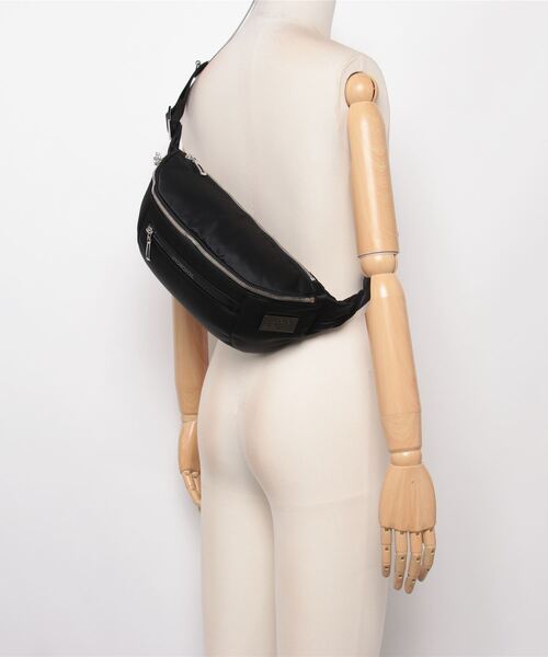 PELLE MORBIDA（ペッレ モルビダ） ショルダーバッグ Hydrofoil