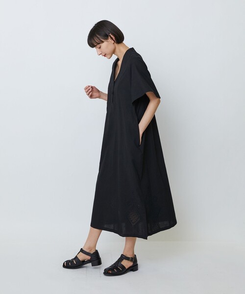 LOISIR 刺繍ロングワンピース LOISIR ワンピース 半袖 コットンリネンクロス刺繍入りワンピース