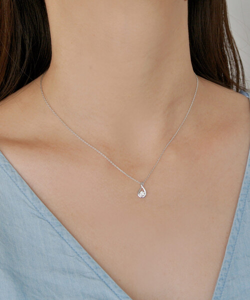 ヴァンドーム青山 ドロップ型ネックレス ドロップ オブ ガーランド ネックレス 0.31ct（AGVN625343DI