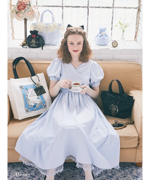 メゾンドフルール　不思議の国のアリス　巾着　ポーチ　ブラック　Disney Alice/巾着ポーチ/Maison de FLEUR（メゾン ド フルール）の