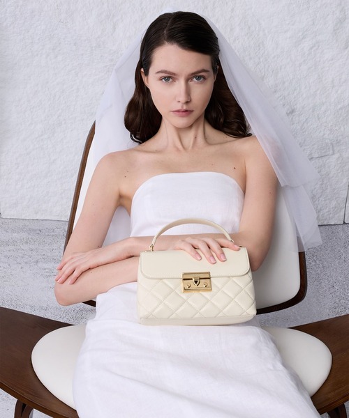 CHARLES&KEITH Alvaアルヴァ キルティングハンドルバッグ/送料込 CHARLES ＆ KEITH ハンドバッグ Alva アルヴァ キルトチェーン
